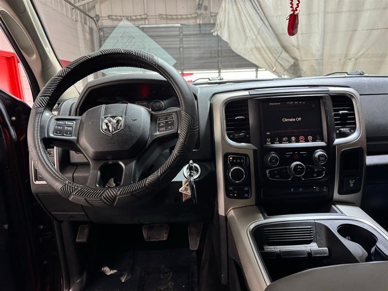 RAM 1500 SLT Crew Cab SWB 4WD 2016