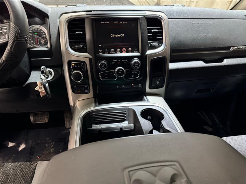 RAM 1500 SLT Crew Cab SWB 4WD 2016