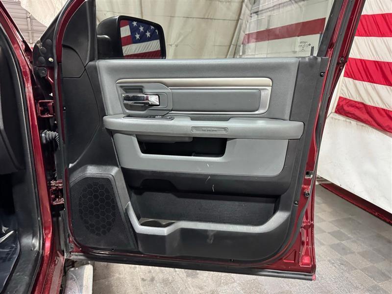 RAM 1500 SLT Crew Cab SWB 4WD 2016