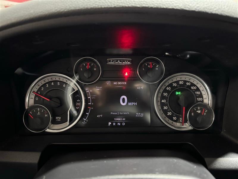 RAM 1500 SLT Crew Cab SWB 4WD 2016