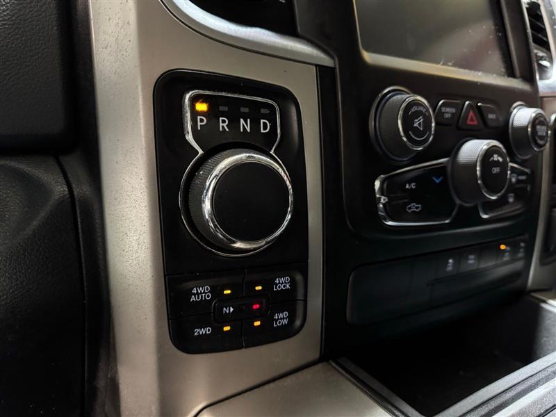 RAM 1500 SLT Crew Cab SWB 4WD 2016