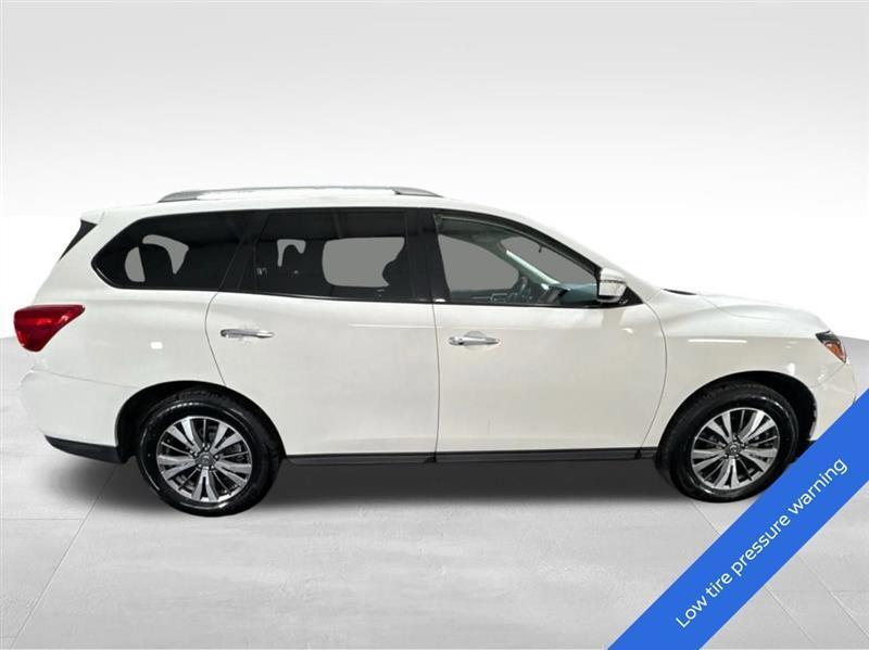 Nissan Pathfinder SV 4WD 2019