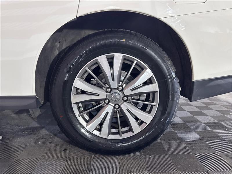 Nissan Pathfinder SV 4WD 2019