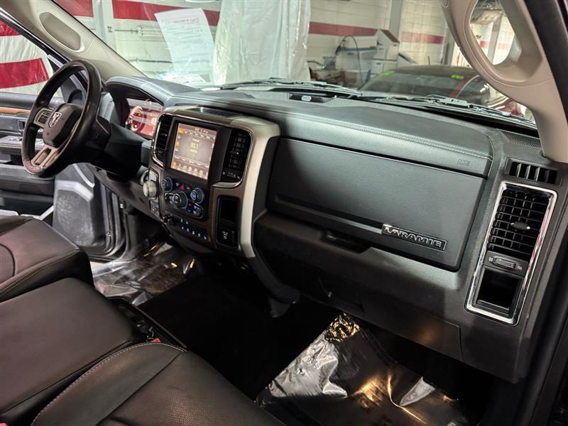 RAM 1500 Laramie Crew Cab SWB 4WD 2017