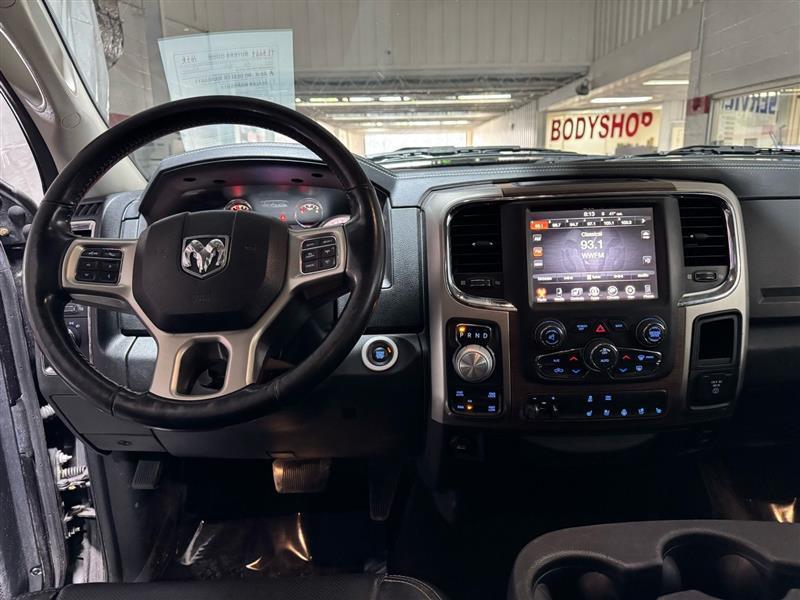 RAM 1500 Laramie Crew Cab SWB 4WD 2017