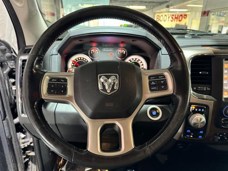 RAM 1500 Laramie Crew Cab SWB 4WD 2017