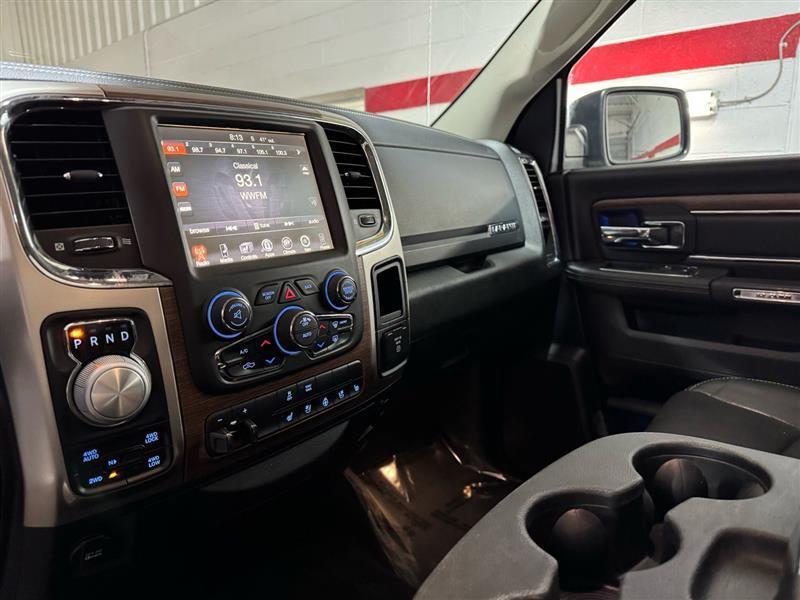 RAM 1500 Laramie Crew Cab SWB 4WD 2017