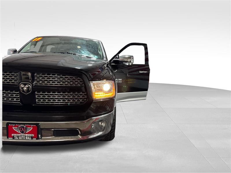 RAM 1500 Laramie Crew Cab SWB 4WD 2017
