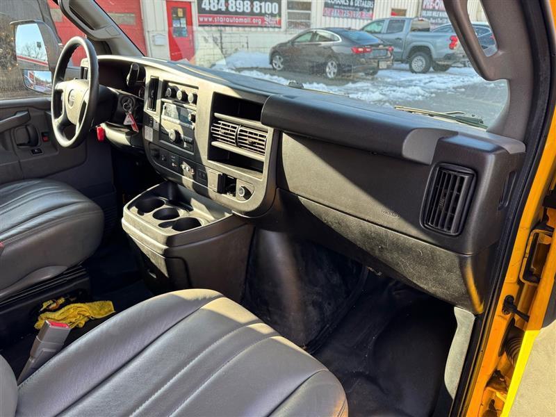 GMC Savana G3500 177 in. 2021