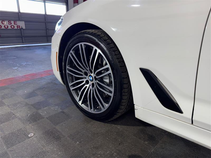 BMW 5-Series 530i xDrive 2019