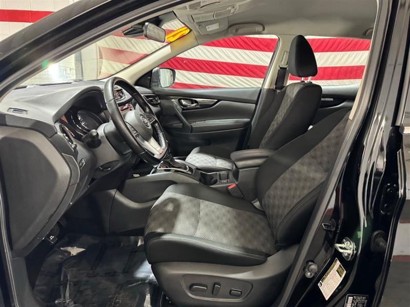 Nissan Rogue Sport SV AWD 2021