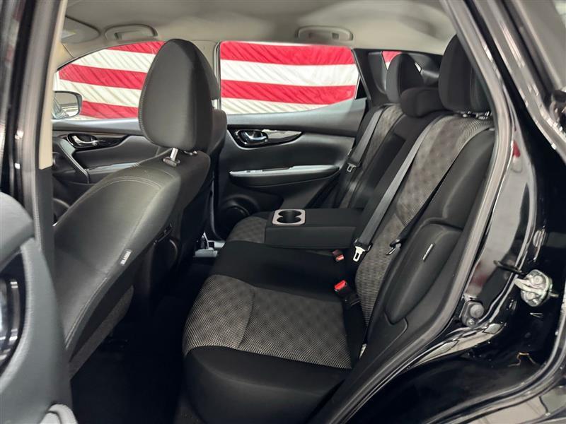 Nissan Rogue Sport SV AWD 2021