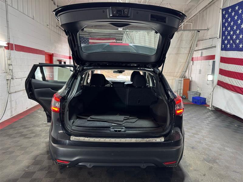 Nissan Rogue Sport SV AWD 2021