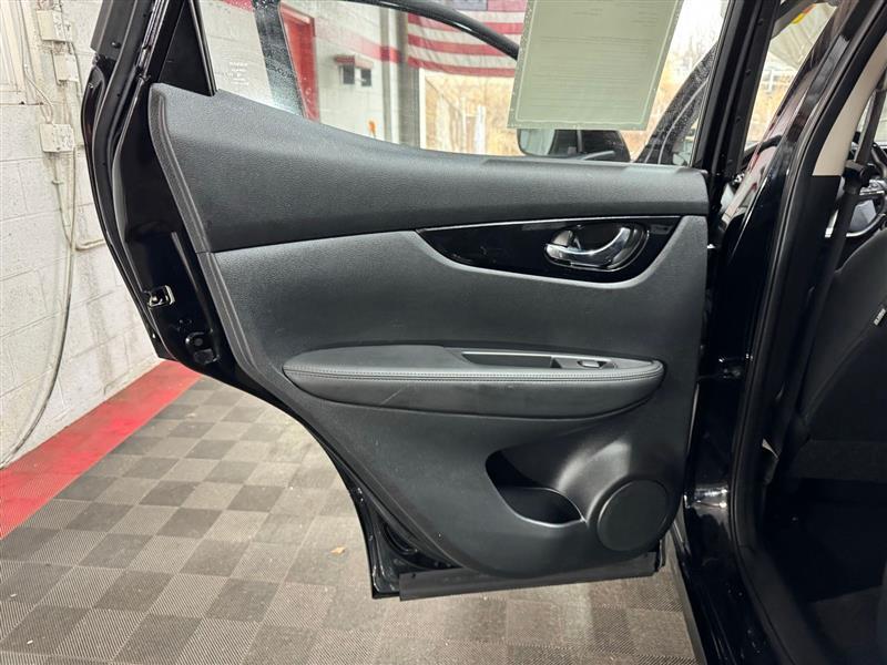 Nissan Rogue Sport SV AWD 2021