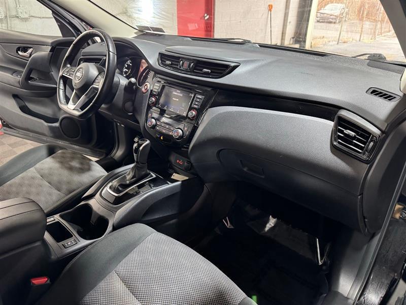 Nissan Rogue Sport SV AWD 2021