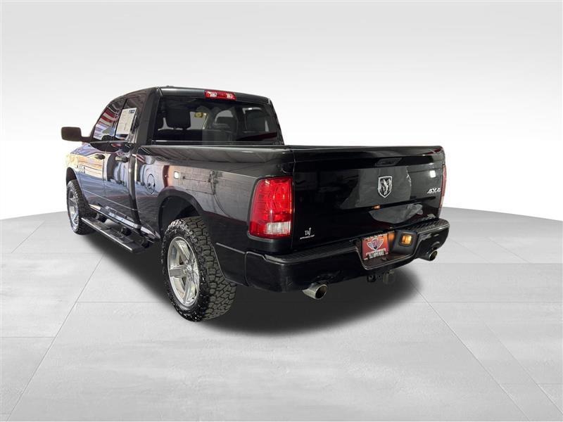 RAM 1500 Tradesman Quad Cab 4WD 2016