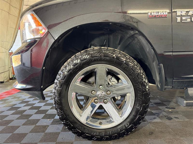 RAM 1500 Tradesman Quad Cab 4WD 2016