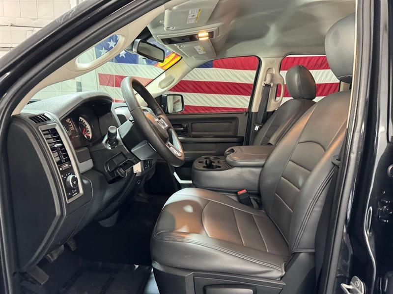 RAM 1500 Tradesman Quad Cab 4WD 2016