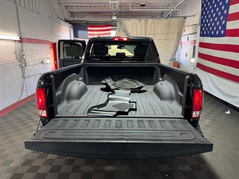 RAM 1500 Tradesman Quad Cab 4WD 2016