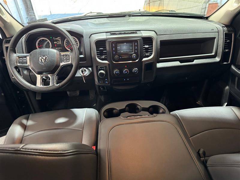 RAM 1500 Tradesman Quad Cab 4WD 2016