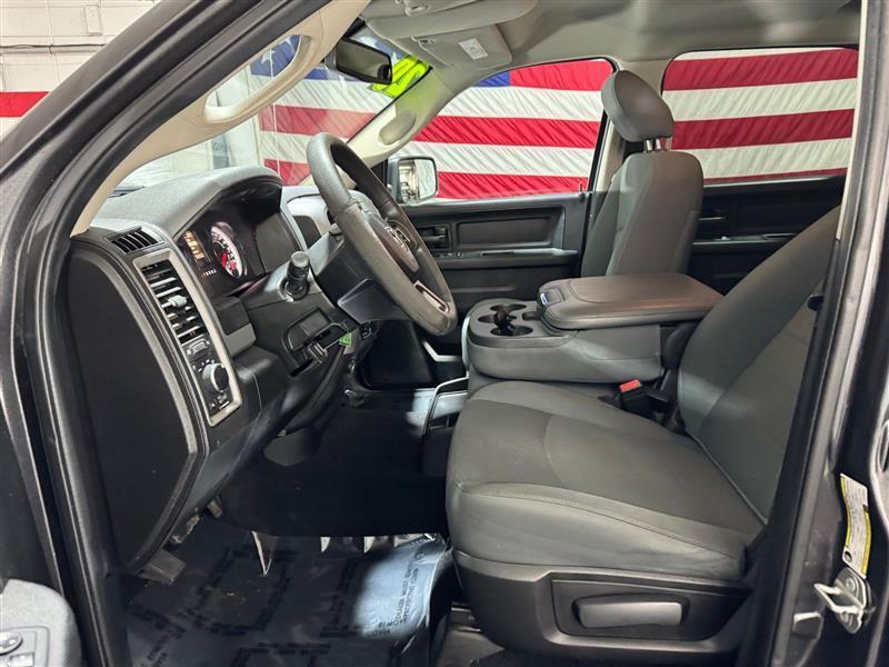 RAM 1500 Classic Tradesman Crew Cab SWB 4WD 2020