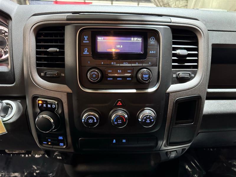 RAM 1500 Classic Tradesman Crew Cab SWB 4WD 2020