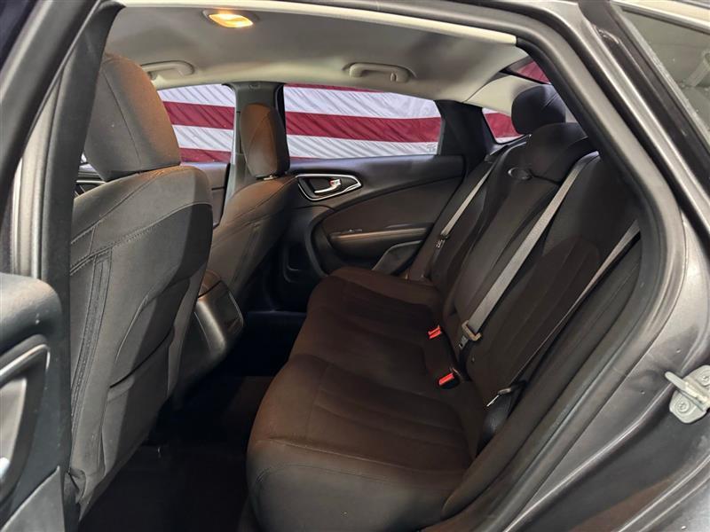 Chrysler 200 LX 2016