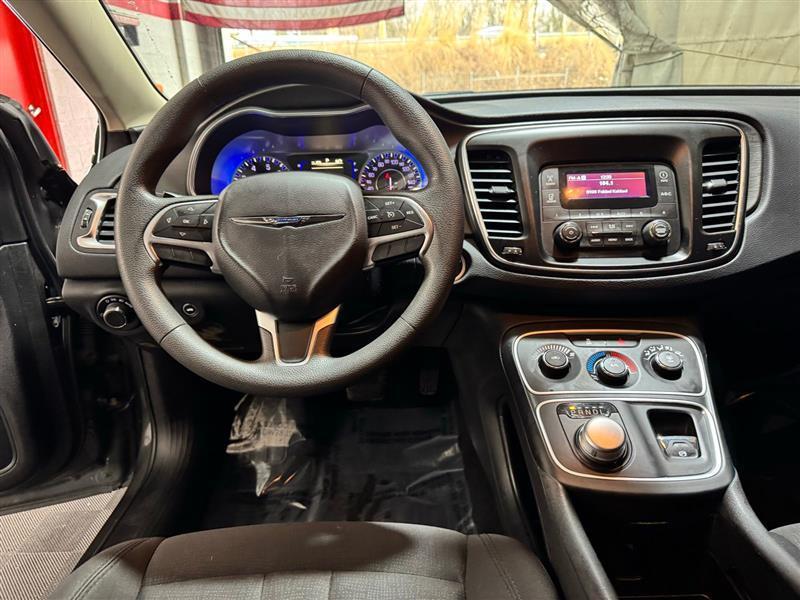 Chrysler 200 LX 2016