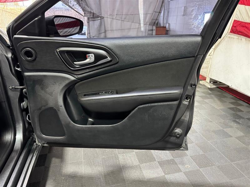 Chrysler 200 LX 2016