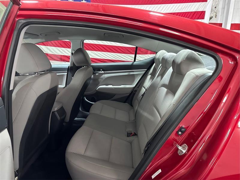 Hyundai Elantra SE 6M 2019