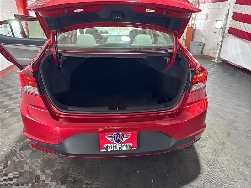 Hyundai Elantra SE 6M 2019