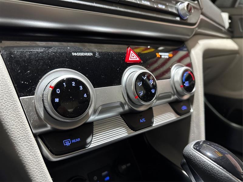 Hyundai Elantra SE 6M 2019