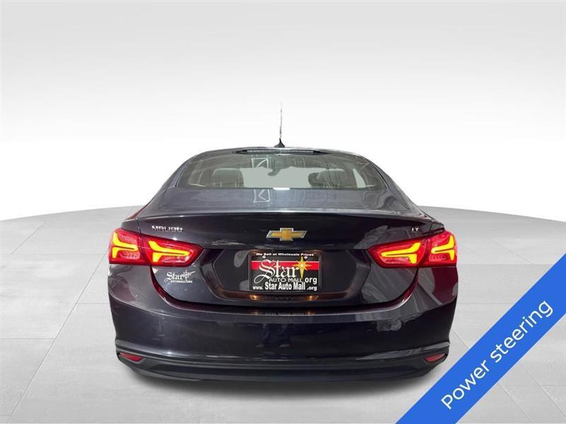 Chevrolet Malibu  2022