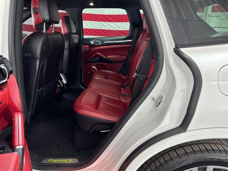 Porsche Cayenne Hybrid S 2017