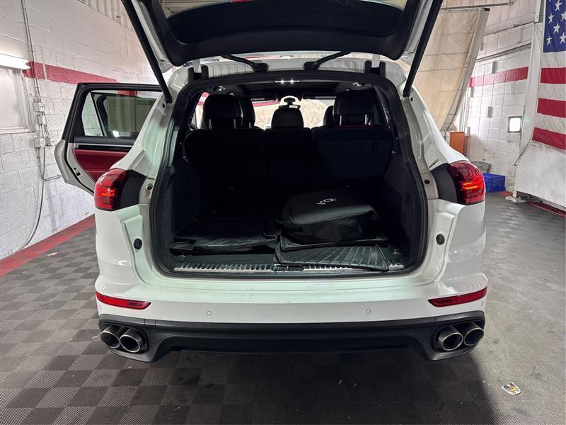 Porsche Cayenne Hybrid S 2017