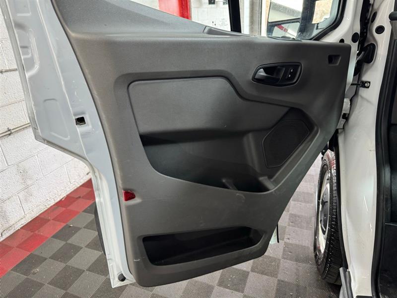 Ford Transit 250 Van Low Roof w/Sliding Pass. 130-in. WB 2021