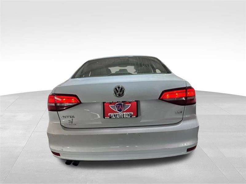 Volkswagen Jetta 1.4T S 6A 2017