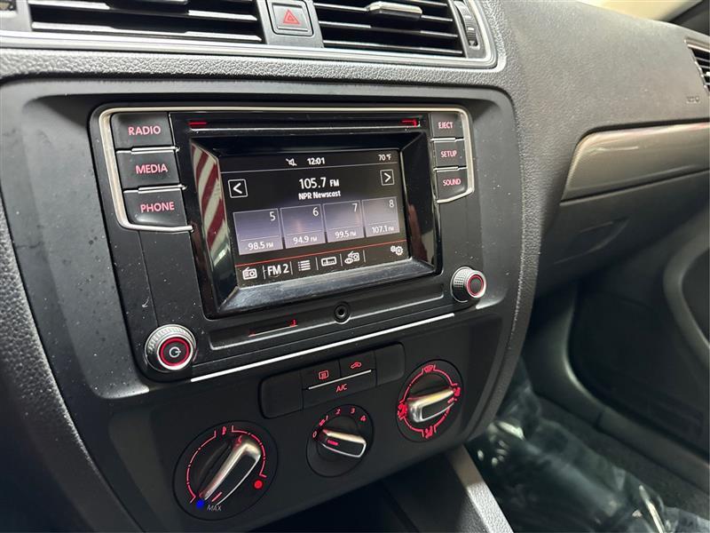 Volkswagen Jetta 1.4T S 6A 2017