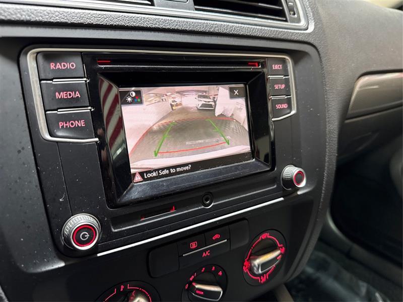 Volkswagen Jetta 1.4T S 6A 2017