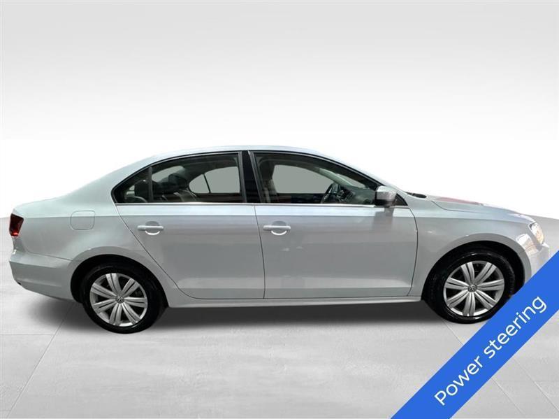 Volkswagen Jetta 1.4T S 6A 2017