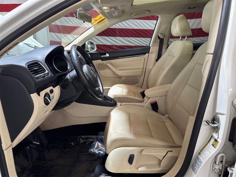 Volkswagen Jetta SportWagen 2.0L TDI 2013