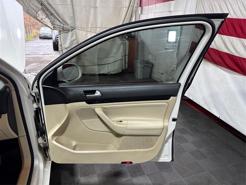 Volkswagen Jetta SportWagen 2.0L TDI 2013