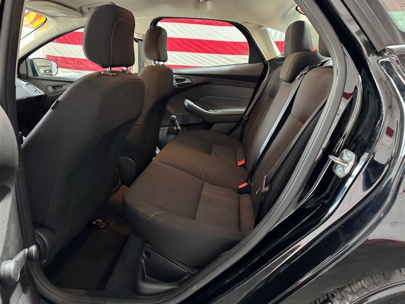 Ford Focus S Sedan 2016