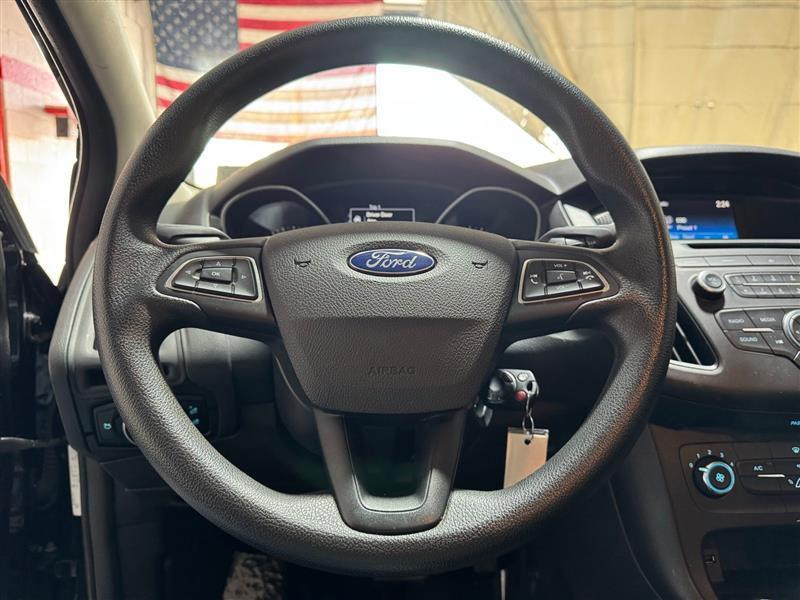 Ford Focus S Sedan 2016