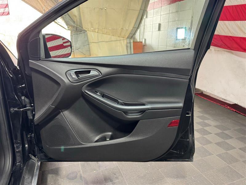 Ford Focus S Sedan 2016