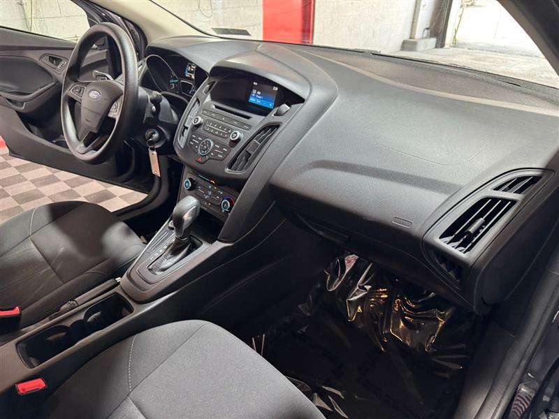 Ford Focus S Sedan 2016