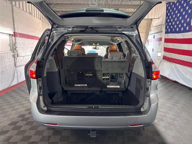 Toyota Sienna LE 7-Passenger AWD 2017