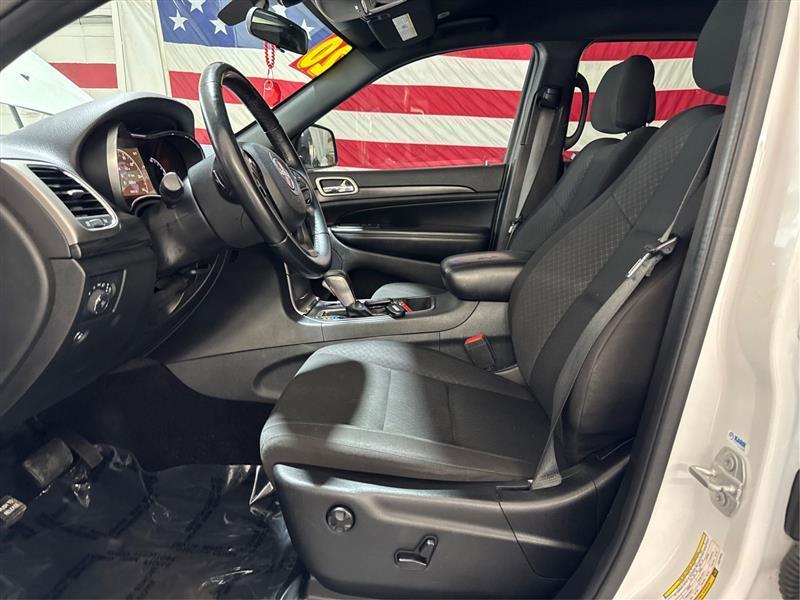Jeep Grand Cherokee Laredo 2WD 2020