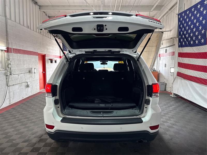 Jeep Grand Cherokee Laredo 2WD 2020