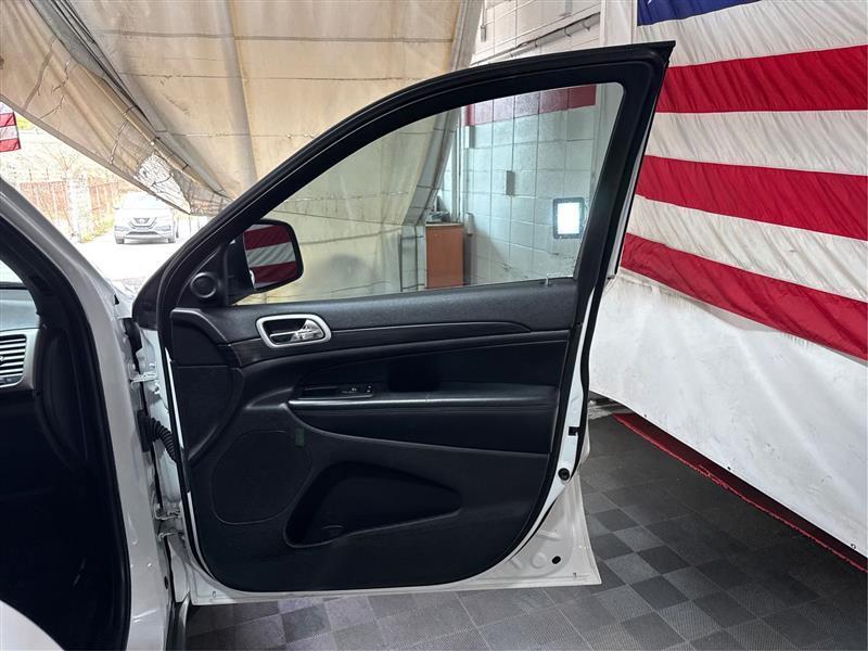 Jeep Grand Cherokee Laredo 2WD 2020